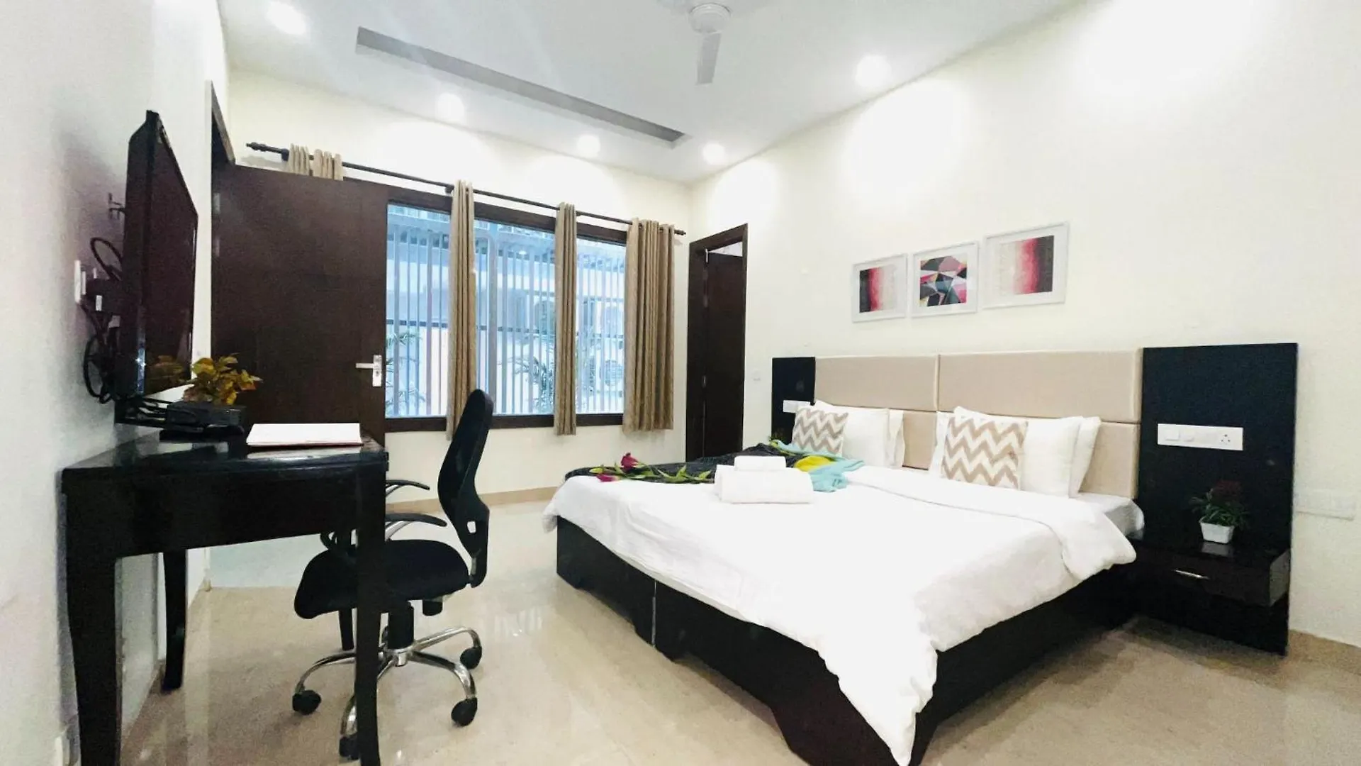 Bluo 1Bhk - Dlf Cybercity, Balcony, Lift, Parking Gurgaon Lägenhet